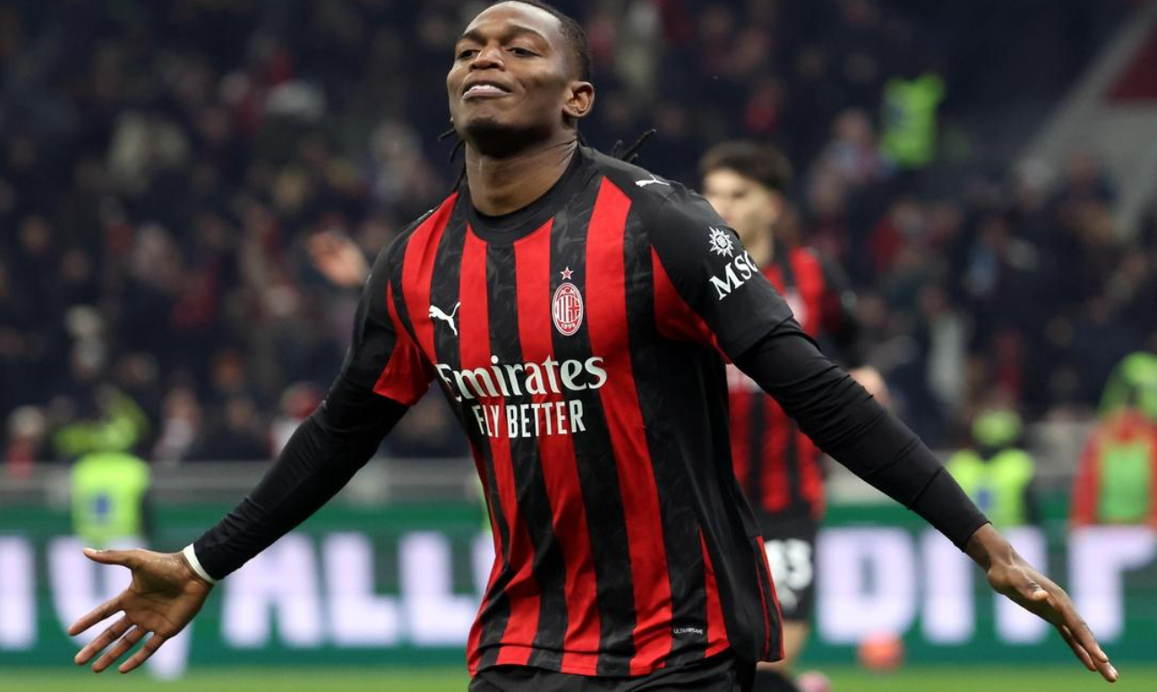 一场10让榜首易主，意甲豪强12轮不败，力压罗马登顶