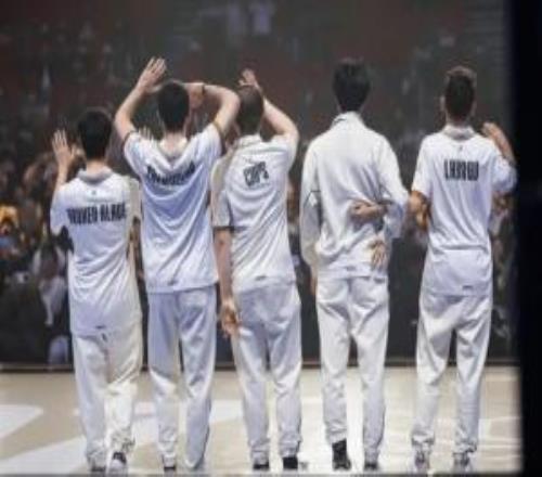 维持原阵容外媒：Aiming、Inspired、Busio希望加入G2但被拒绝