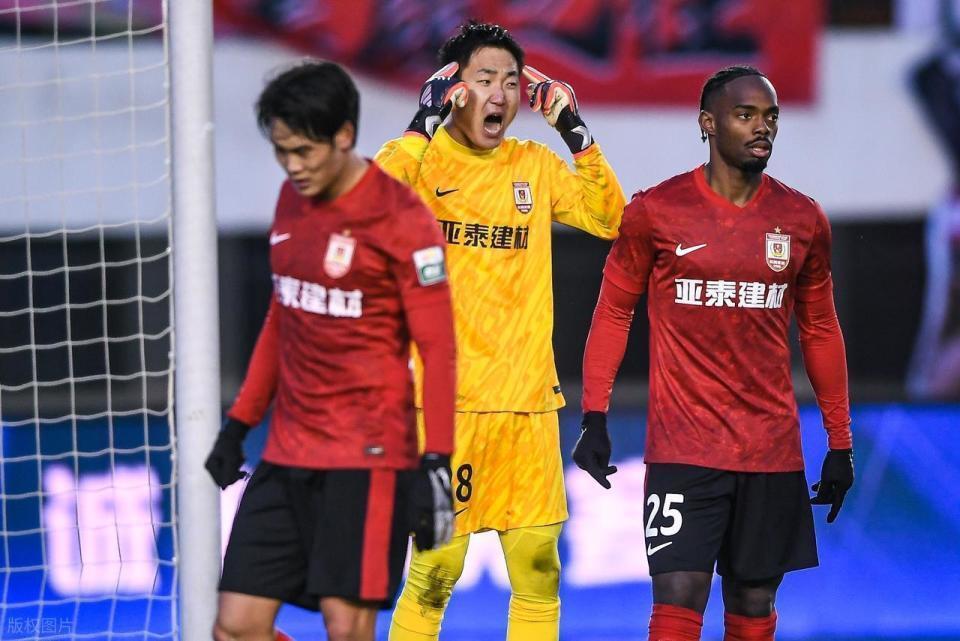 中超保级形势：2队上岸海牛赢球亚泰即降级极端情况3队末轮同分