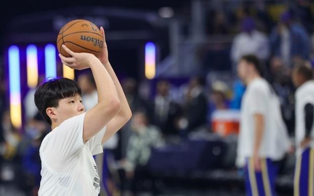 NBA生涯第二个三分命中背后：杨瀚森的“上场逻辑”，其实写在他的角色里