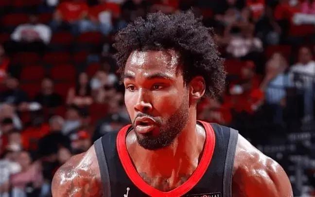 13+4+2！感谢伊森防住东契奇，乌度卡说出心里话，不给首发有苦衷