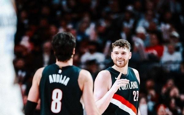 连场两双，克林根10中8得18分11板1助0失误，三分4中2