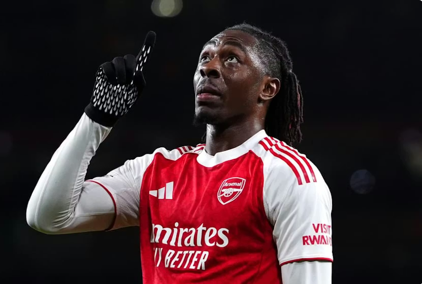 埃泽的“野蛮”踢法，成了阿森纳破局