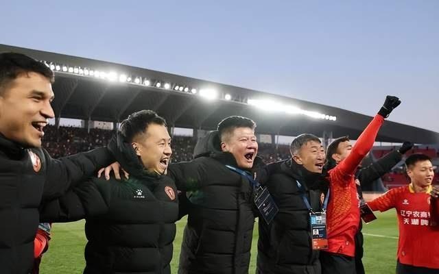 火爆！辽宁铁人中甲主场人数超4支英