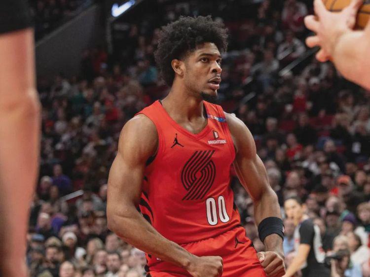 投篮9中1！文班同届探花秀！年仅22岁彻