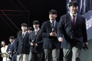 HLE分享队员粉丝见面会返图：HLE的绅士们