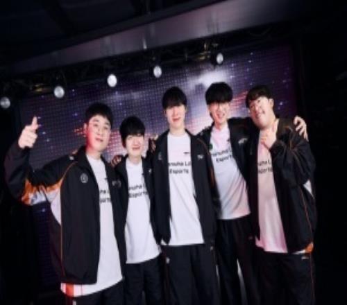 连续两年31！HLE成为第三支晋级八强的队伍