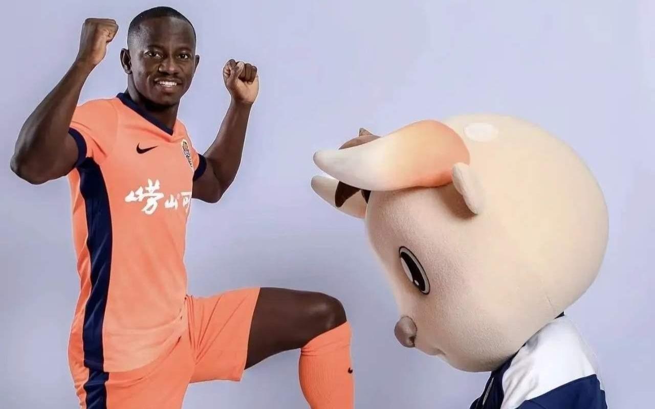 遇到大麻烦了！刚踢了一场中超，青岛海