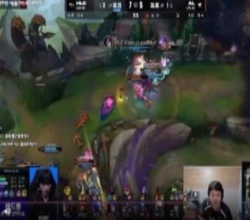 PraY给Peanut发信息问Zeka为什么不出女神泪Peanut回复笑脸