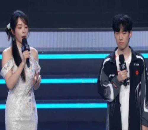 Hang：其实第一局前期打的都蛮不错就改变心态这种失误也没什么