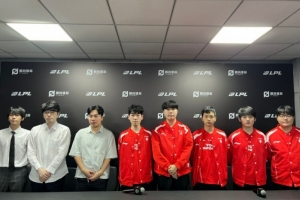 TES赛后群访 Kanavi：Jiejie去了FPX 我们那一把好好准备拿下他们
