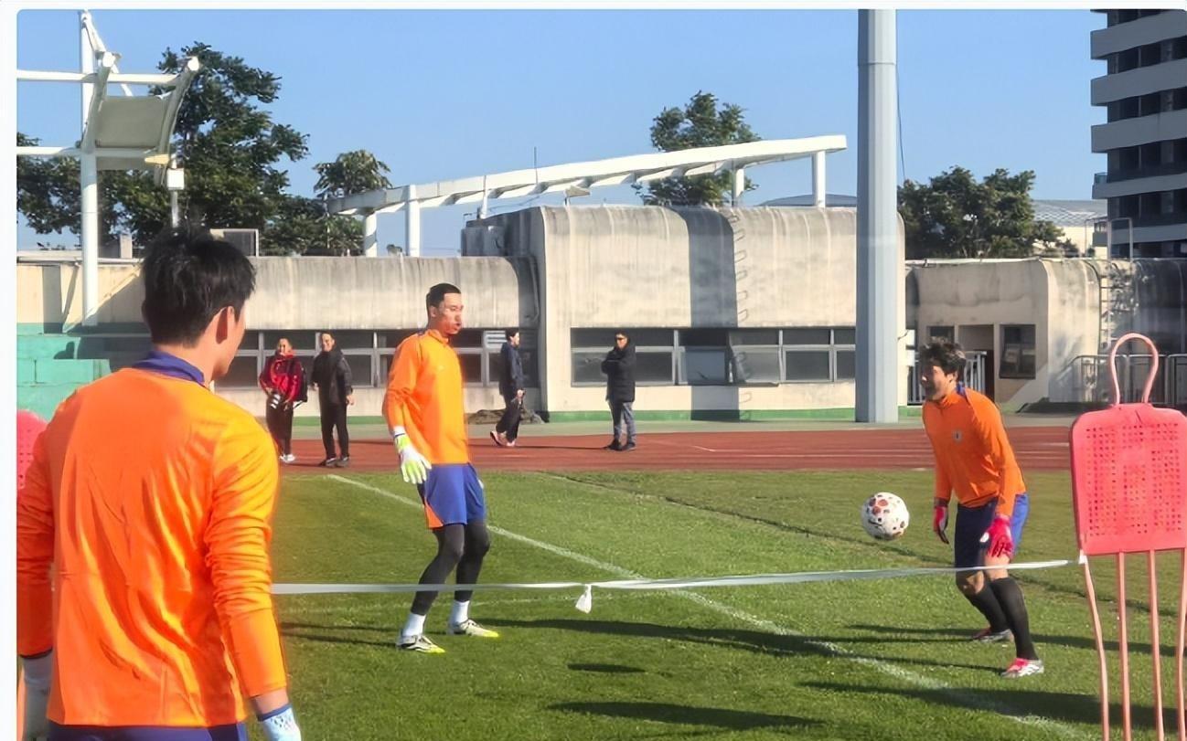 山东泰山夺冠稳了，土洋结合引爆中超，韩鹏又迎来众多名帅当助教