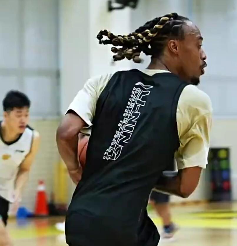 广东队伤病情况更新！张昊68月恢复崔永熙和麦考尔年后复出