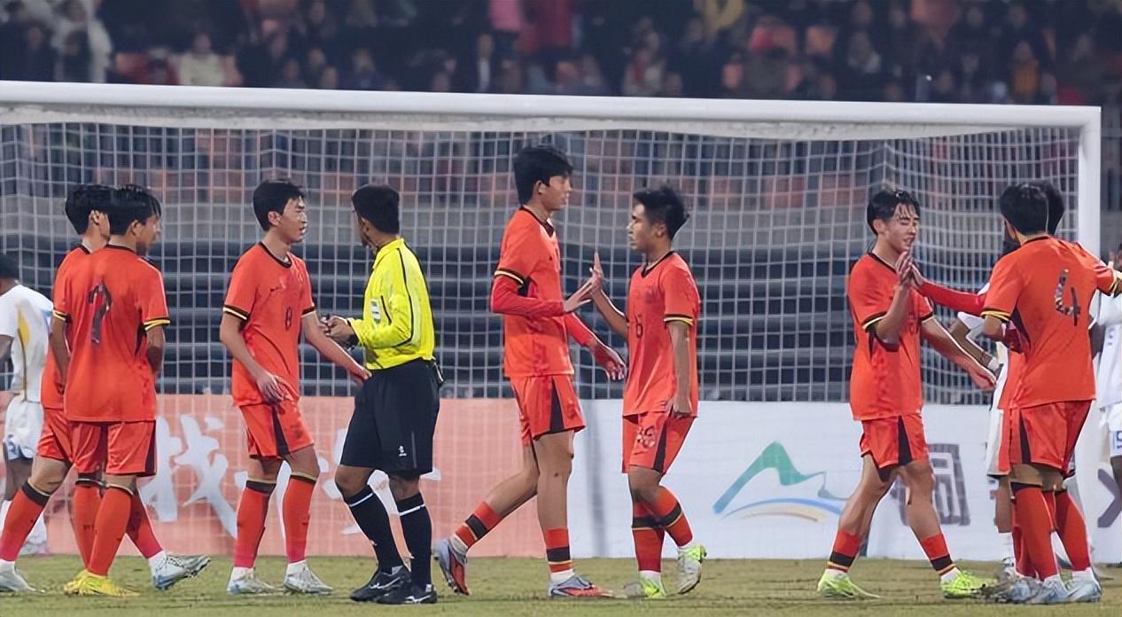 李昊落选国足后首次在社媒发声，球迷