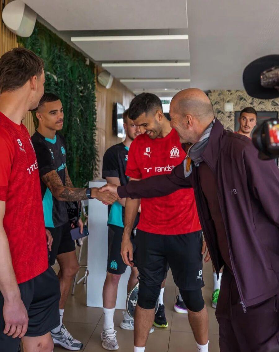 青木一情况下夏窗必转会，曼联至少分