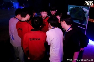 FPX发布赛后选手团结照:心向皓月,誓逐霜锋