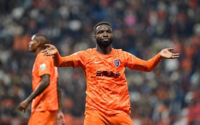 【中超】奥斯卡双响谢文能染红玉昆