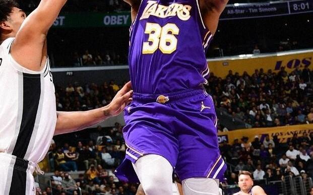 119132！东契奇35分难救主，湖人不敌马刺，无缘NBA杯西部决赛