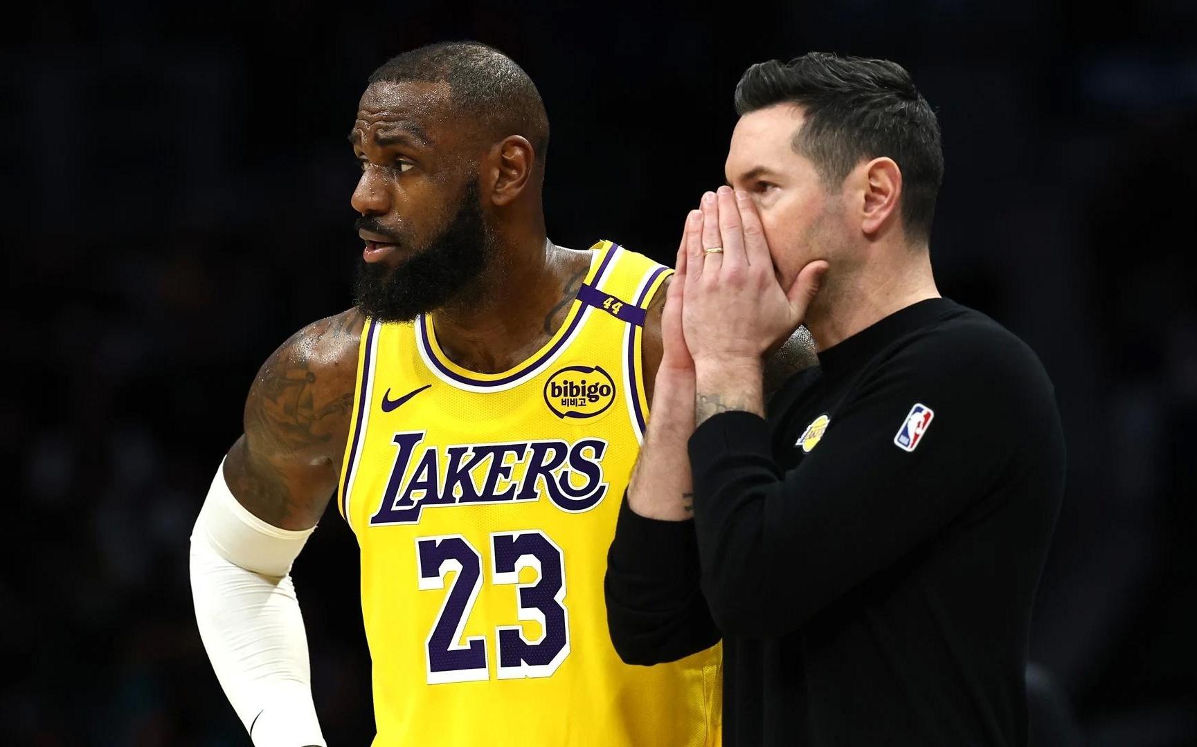 雷迪克：有时詹姆斯会叫我“滚开”然后自己决定战术，对此我没问题