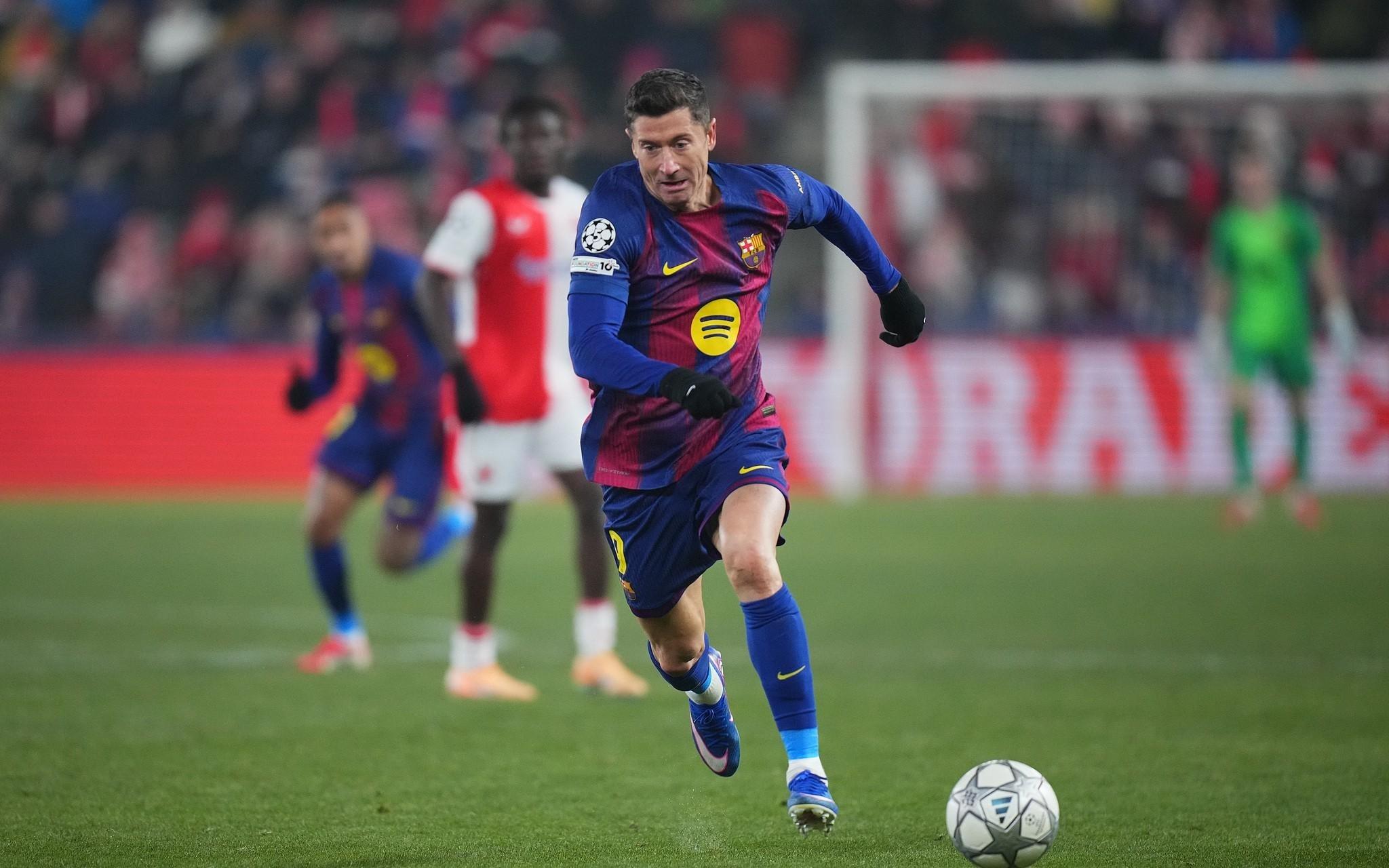 莱万半场进乌龙，布拉格斯拉维亚将莱