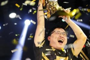 黑子说话！爱笑：Uzi被韩国人尊敬就是因为他打服了韩国人