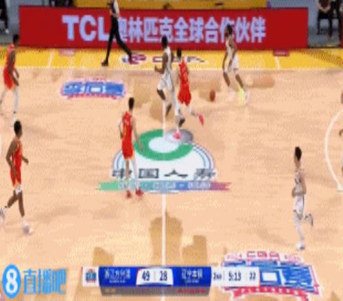 终于有配合!李晓旭内线接球低手再喂奥利弗单臂暴扣打停广厦!
