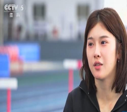 吴艳妮再谈抢跑:赛后等教练的时候我哭了,没拿冠军很对不起他