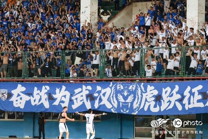 三镇队连续两场逆转比分,同时以21客胜河南俱乐部
