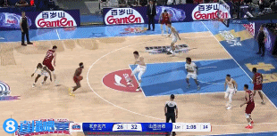 高度优势!周琦冲击篮筐连续内线得手帮助北京迫近比分