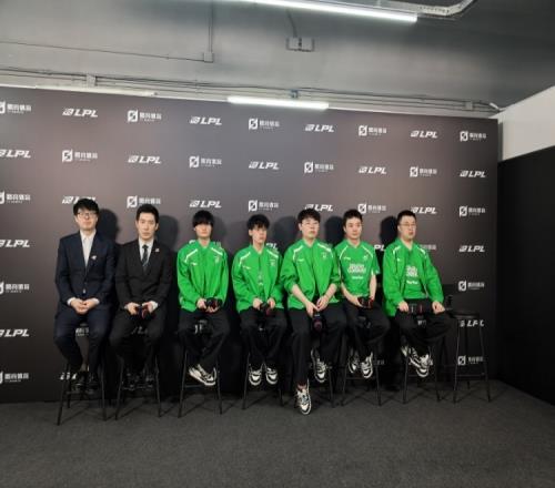 WBG赛后群访教练:第二局的BP是我的失误是比较可惜的地方
