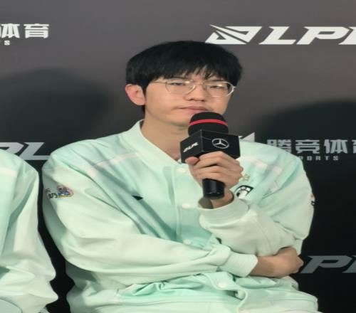 确定不是被队友带崩的Jiejie:第三把自己的失误比较大