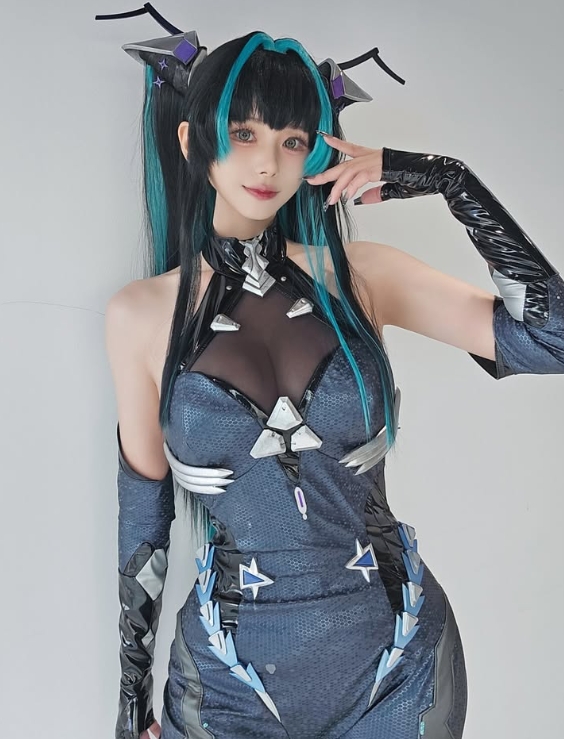 Faker美女粉丝晒Cos照:非常有实力捏!