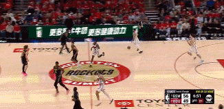 炉火纯青!波杰姆斯基站稳防守位置造成申京进攻犯规&进球无效