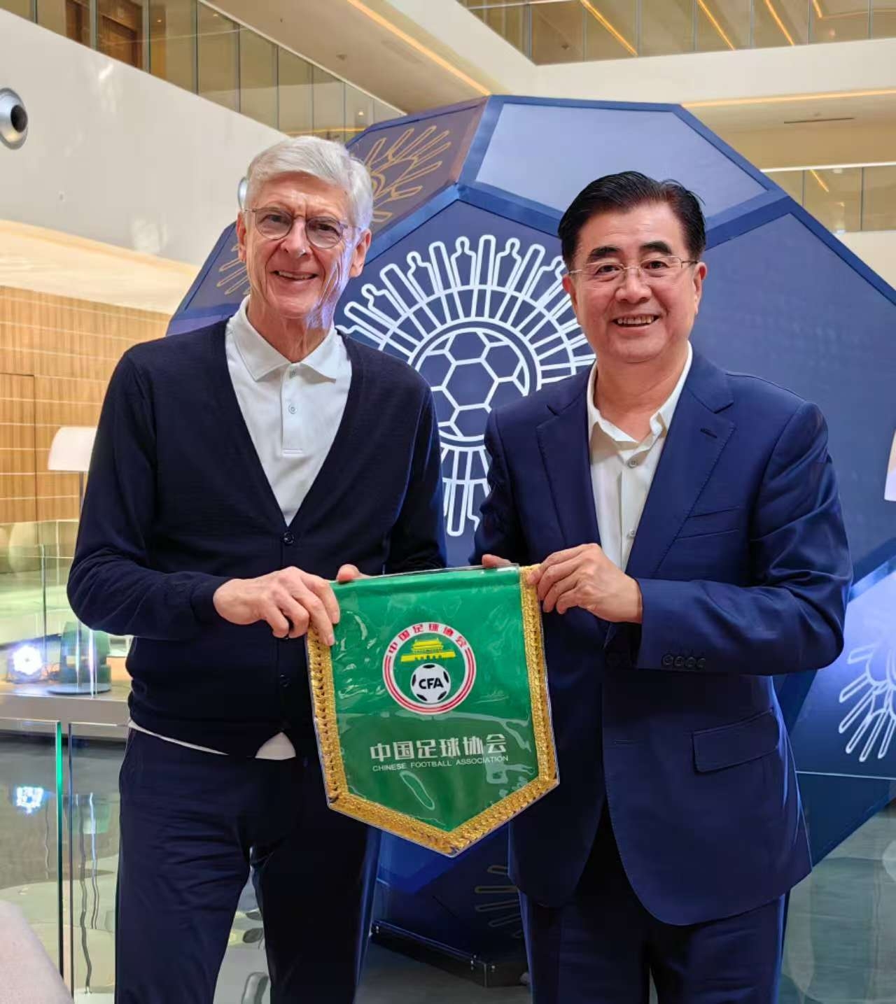 北青体育:宋凯“取经”,温格表达了帮助中国足球的强烈意愿
