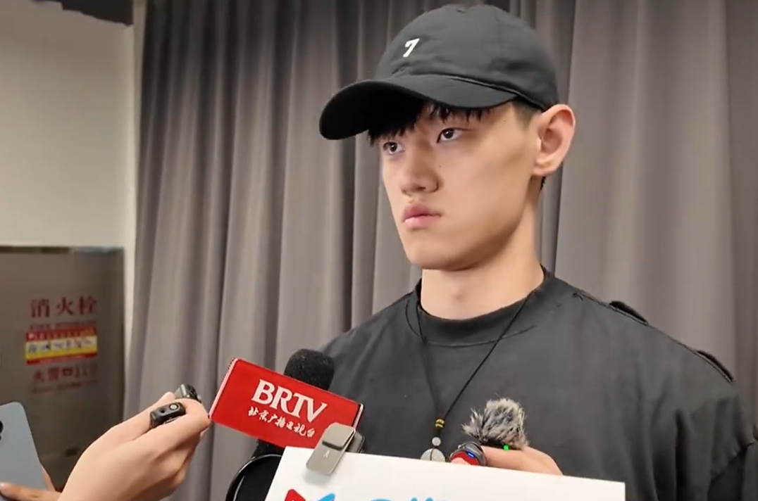曾凡博:愧对球队愧对球迷没有尽自己的一份力很遗憾