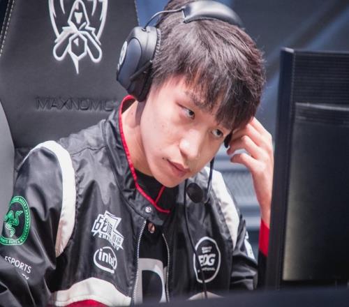 理性讨论:LPL001号选手Clearlove够不够资格入选英雄联盟名人堂