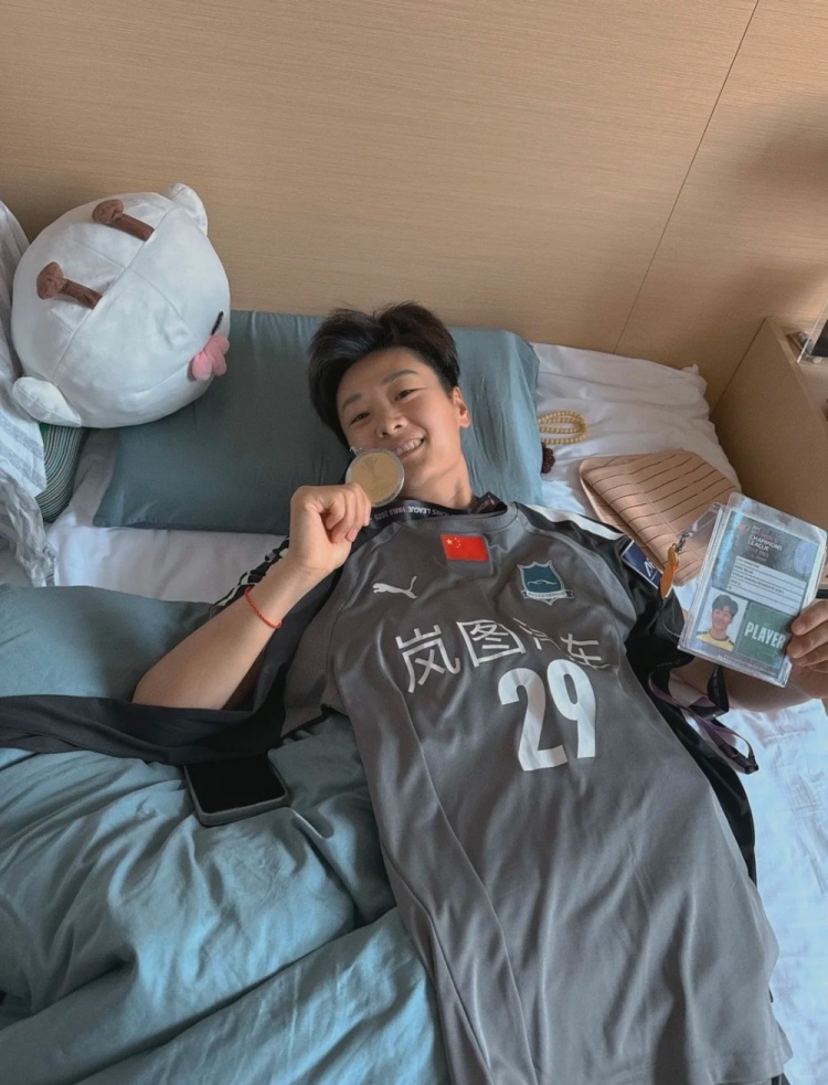 武汉女足门将丁旋报平安:静养一段时间两三个月后又是好汉一条