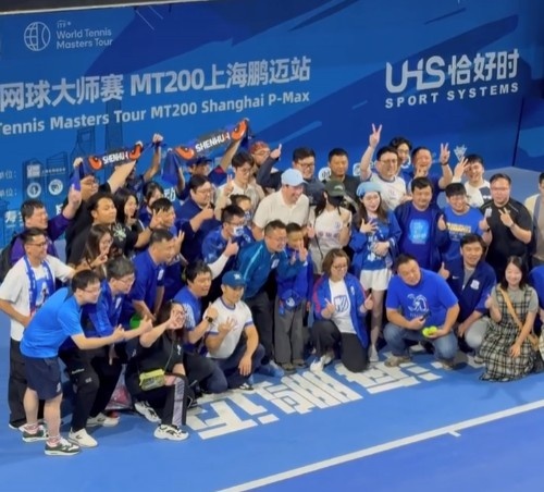 斯卢茨基网球赛1胜2负,体验“主场”感觉:申花球迷无处不在