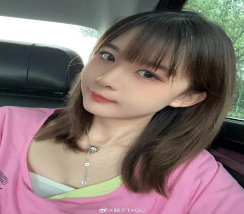 清纯可爱这一块!解说瞳夕晒照:短发三连