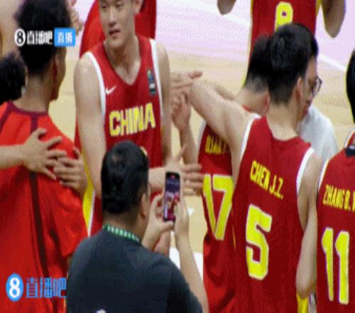 欢迎回来！段睿骐时隔9个月重返球场去年9月遭遇ACL重伤