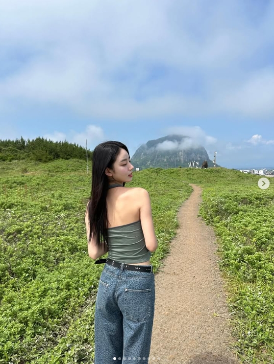 Peyz姐姐晒照: