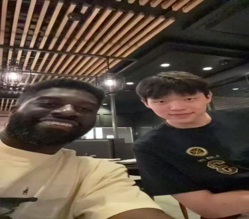 直播吧独家:杨瀚森在开拓者有老熟人杰特:他很出色&篮球智商高