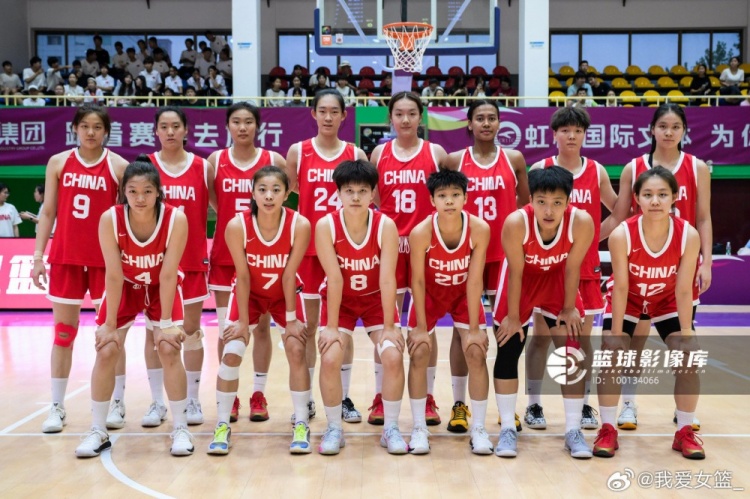 中国U19女篮世界杯12人大名单:徐凤威队长冉珂嘉、李雨汧领衔