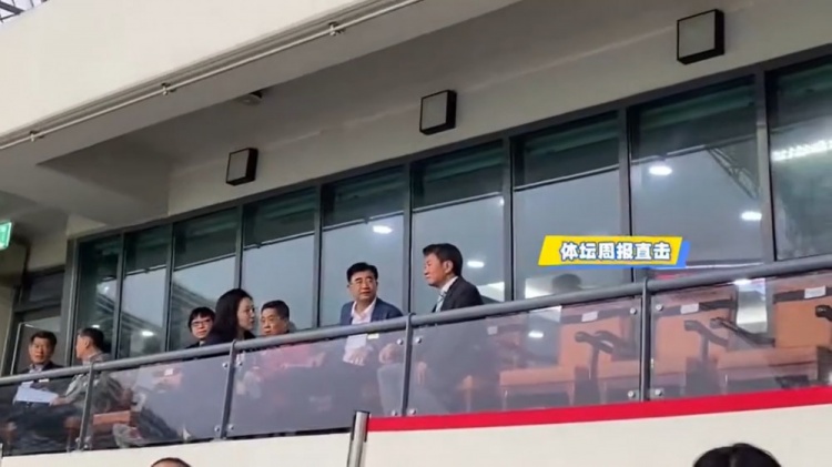 王晓瑞:昨日东亚杯期间,宋凯与韩国足协主席郑梦奎交流