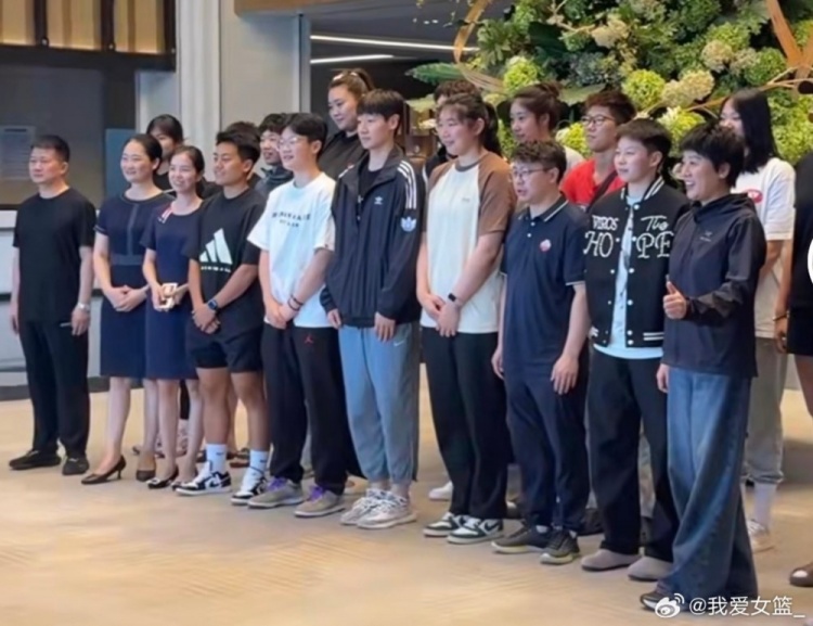 中国大运会女篮12人名单出炉:刘禹彤领衔陈玉婕、唐子婷在列