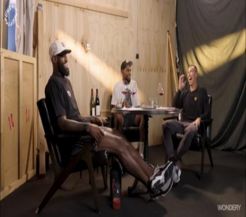 詹姆斯:我小时候看过的一些球星后来一查才发现他们的生涯不长