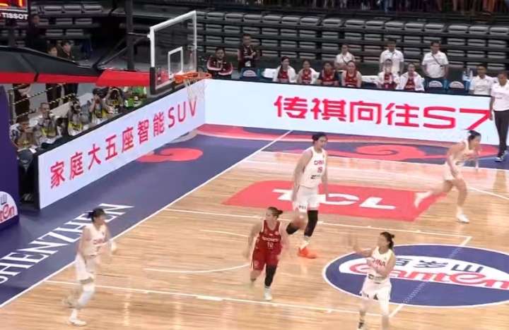 张子宇vs印尼球员:这是大人打小孩!不对我自己就是小孩儿