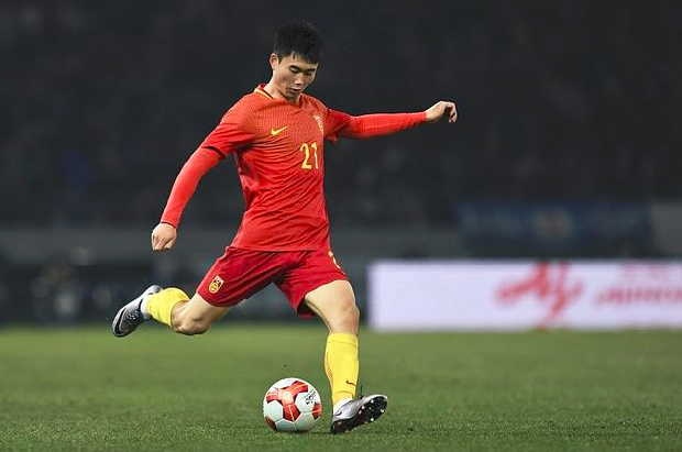 拒绝续约！武汉三镇顶薪留不住前恒大国脚，北京国安有望成新下家