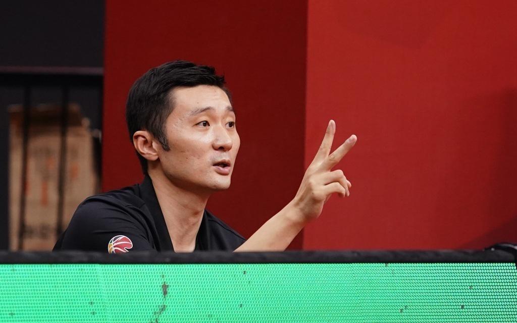 体坛联播巴萨各项赛事豪取八连胜，刘炜暂卸新疆男篮教鞭