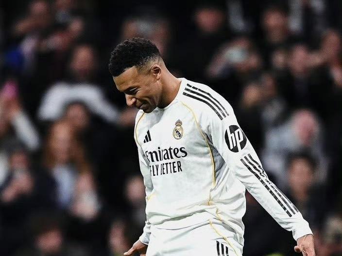 59球！姆巴佩追平C罗纪录，Siu庆祝致敬